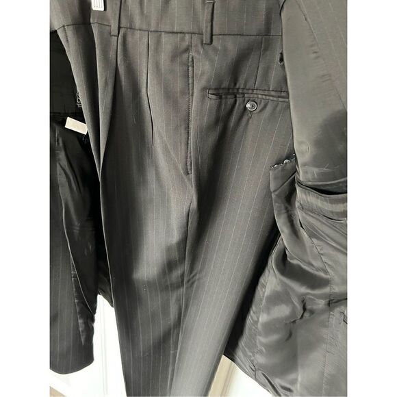 Jos a bank black stripped suit size 42r jacket and 35R pants - Picture 5 of 7